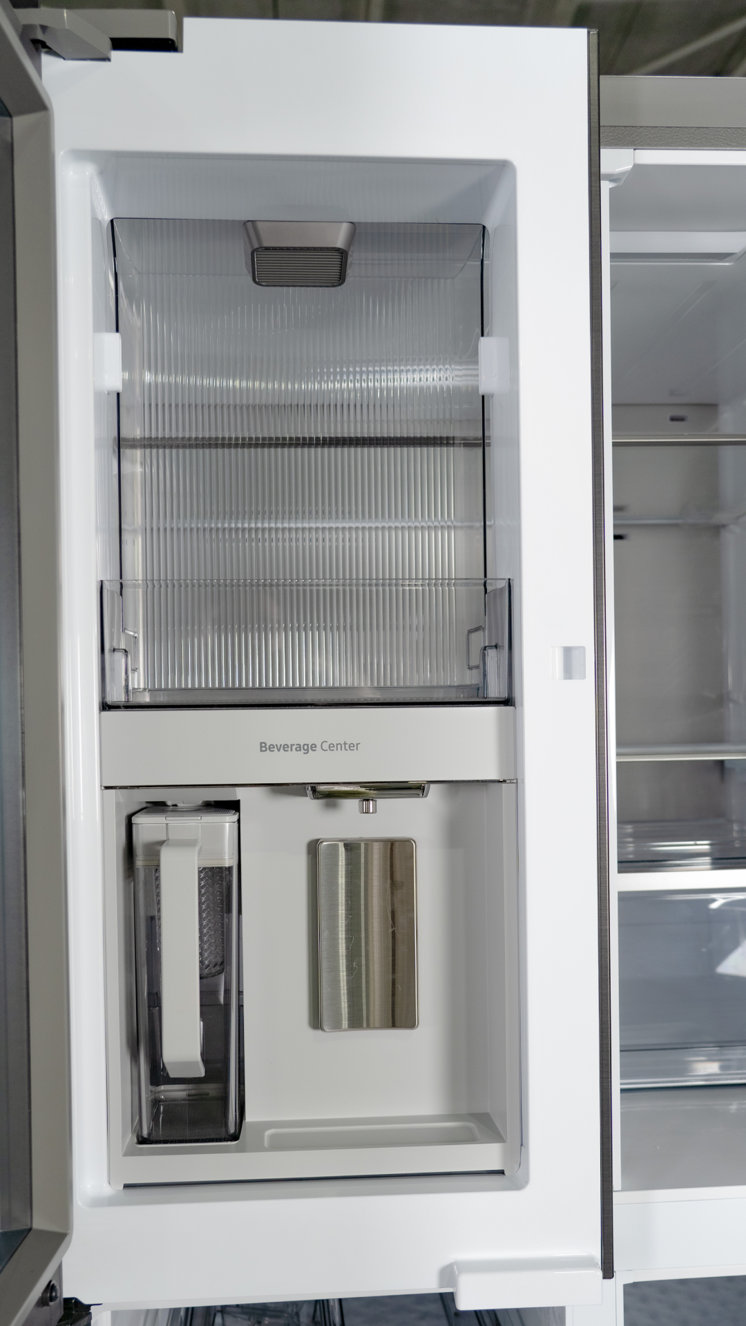 SAMSUNG FRIDGE OPEN BOX (RF29DB970012) Bespoke 4-Door Flex™ Refrigerator with Beverage Zone™ and Auto Open Door