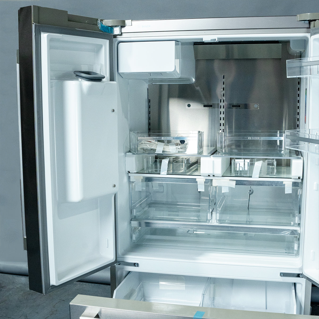 BOSCH FRIDGE OPEN BOX (B36CD50SNS) 36" Counter-Depth 3-Door (with anti-fingerprint) Stainless Steel