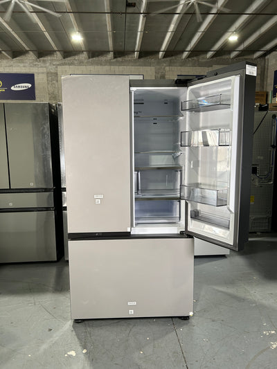 SAMSUNG FRIDGE OPEN BOX
(RF24BB660012) Bespoke Counter Depth 3-Door French Door Refrigerator (24 cu. ft.) with Beverage Center™