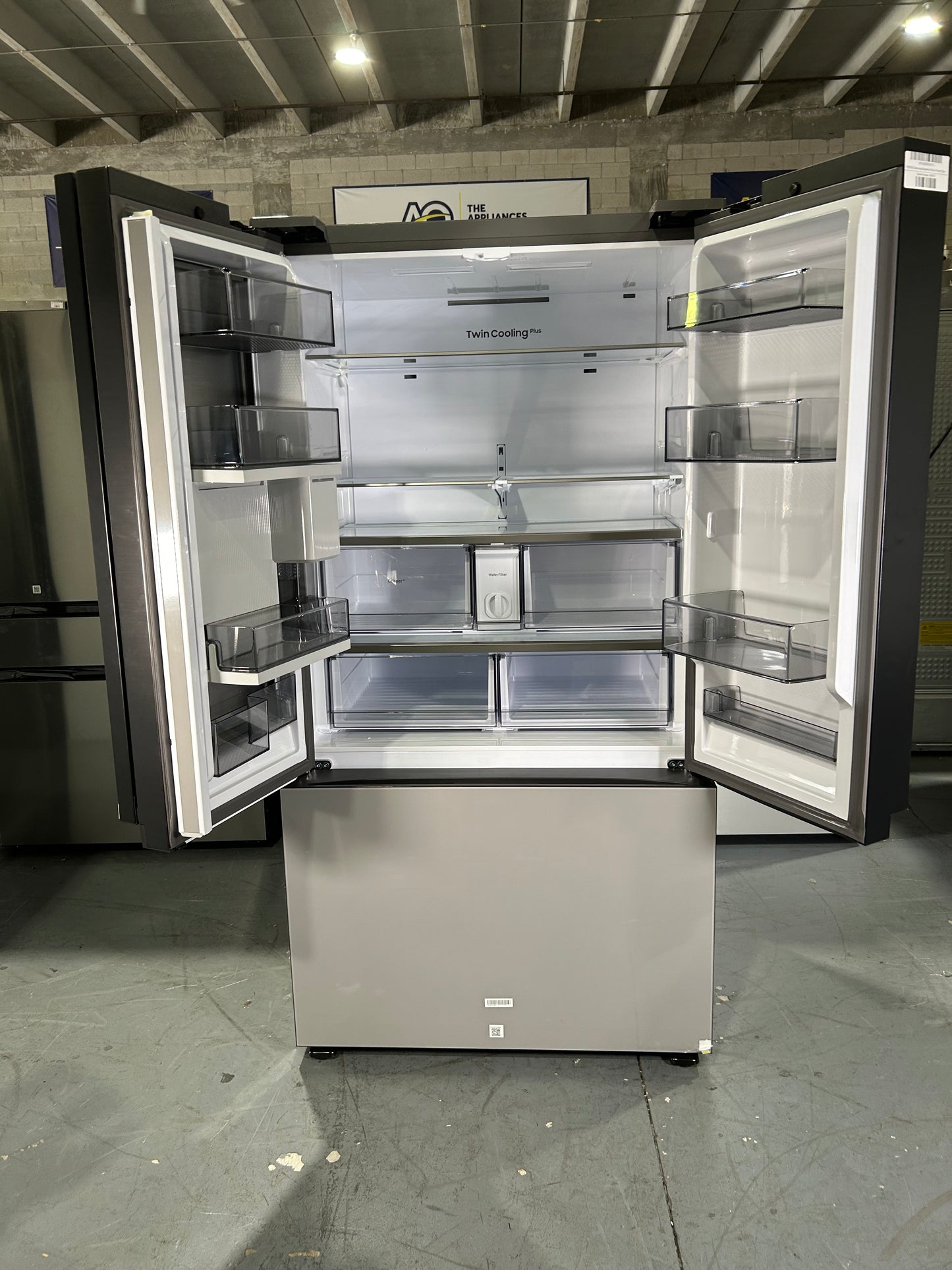 SAMSUNG FRIDGE OPEN BOX
(RF24BB660012) Bespoke Counter Depth 3-Door French Door Refrigerator (24 cu. ft.) with Beverage Center™