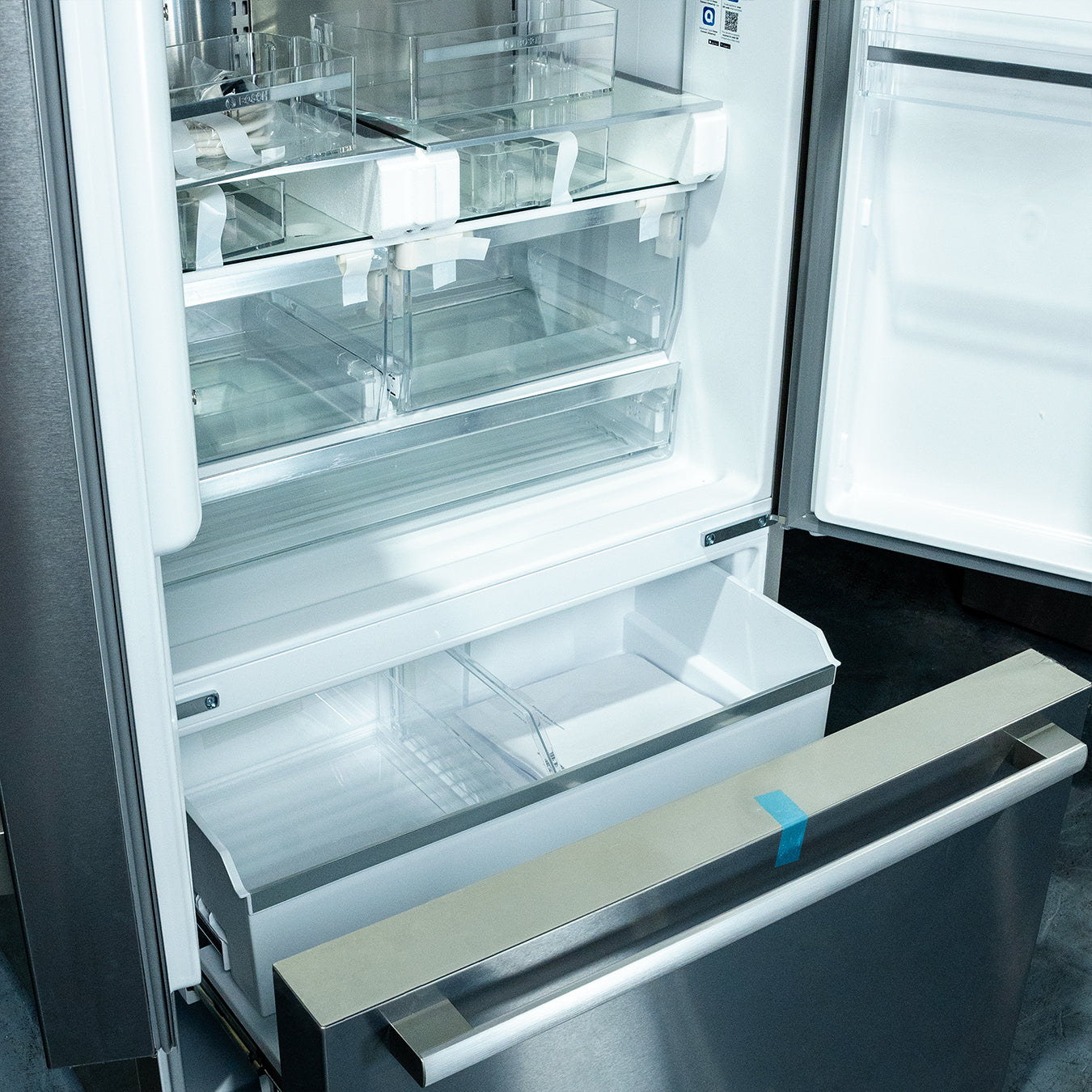 BOSCH FRIDGE OPEN BOX (B36CD50SNS) 36" Counter-Depth 3-Door (with anti-fingerprint) Stainless Steel