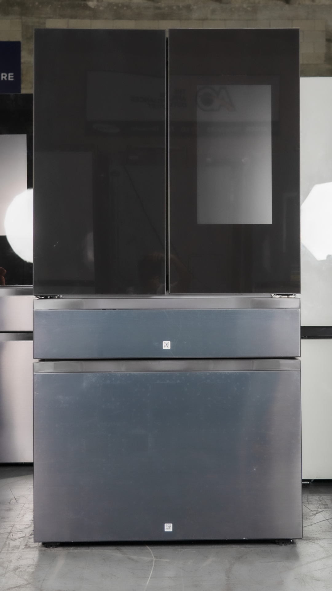 SAMSUNG FRIDGE OPEN BOX
(RF29BB89008M) Bespoke 4-Door French Door Refrigerator (29 cu. ft.) with Family Hub™