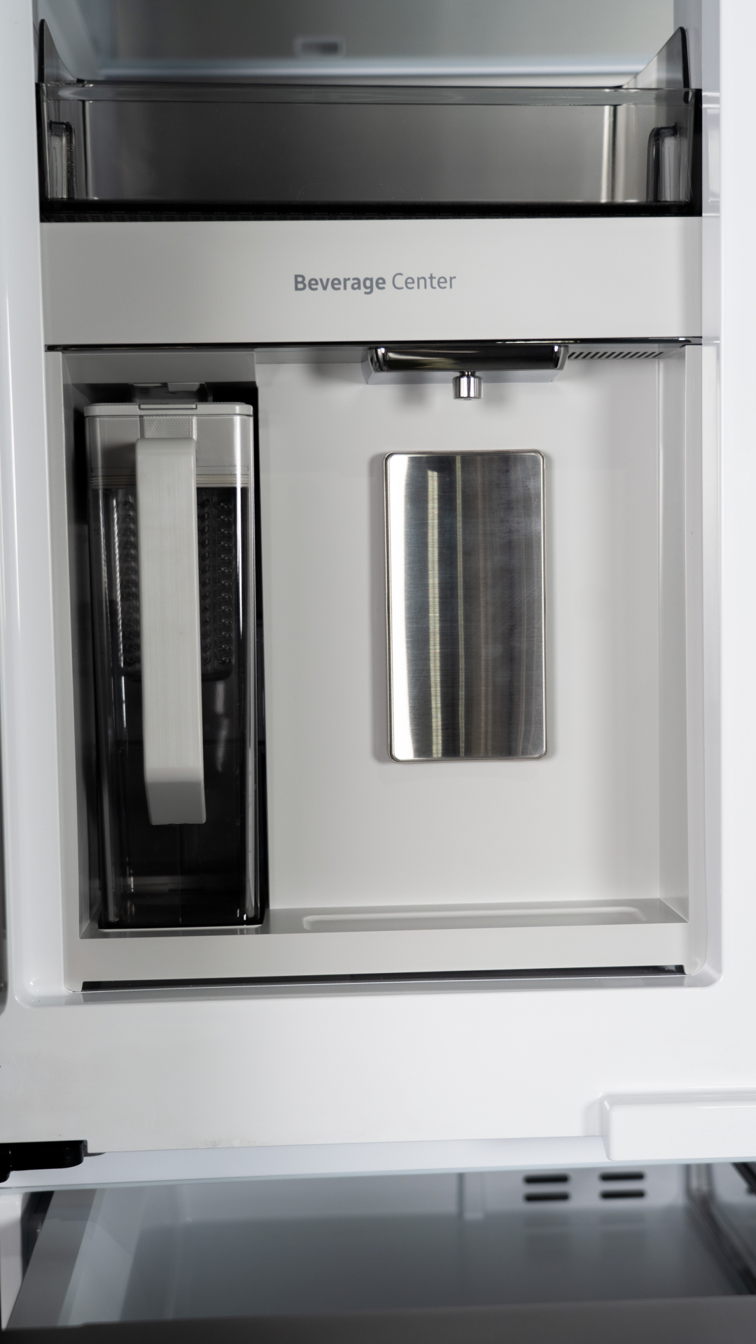 SAMSUNG FRIDGE OPEN BOX
(RF29BB89008M) Bespoke 4-Door French Door Refrigerator (29 cu. ft.) with Family Hub™