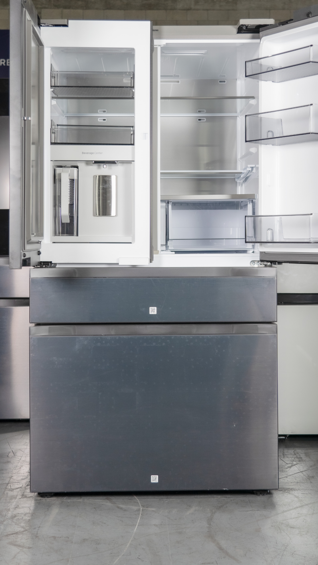 SAMSUNG FRIDGE OPEN BOX
(RF29BB89008M) Bespoke 4-Door French Door Refrigerator (29 cu. ft.) with Family Hub™