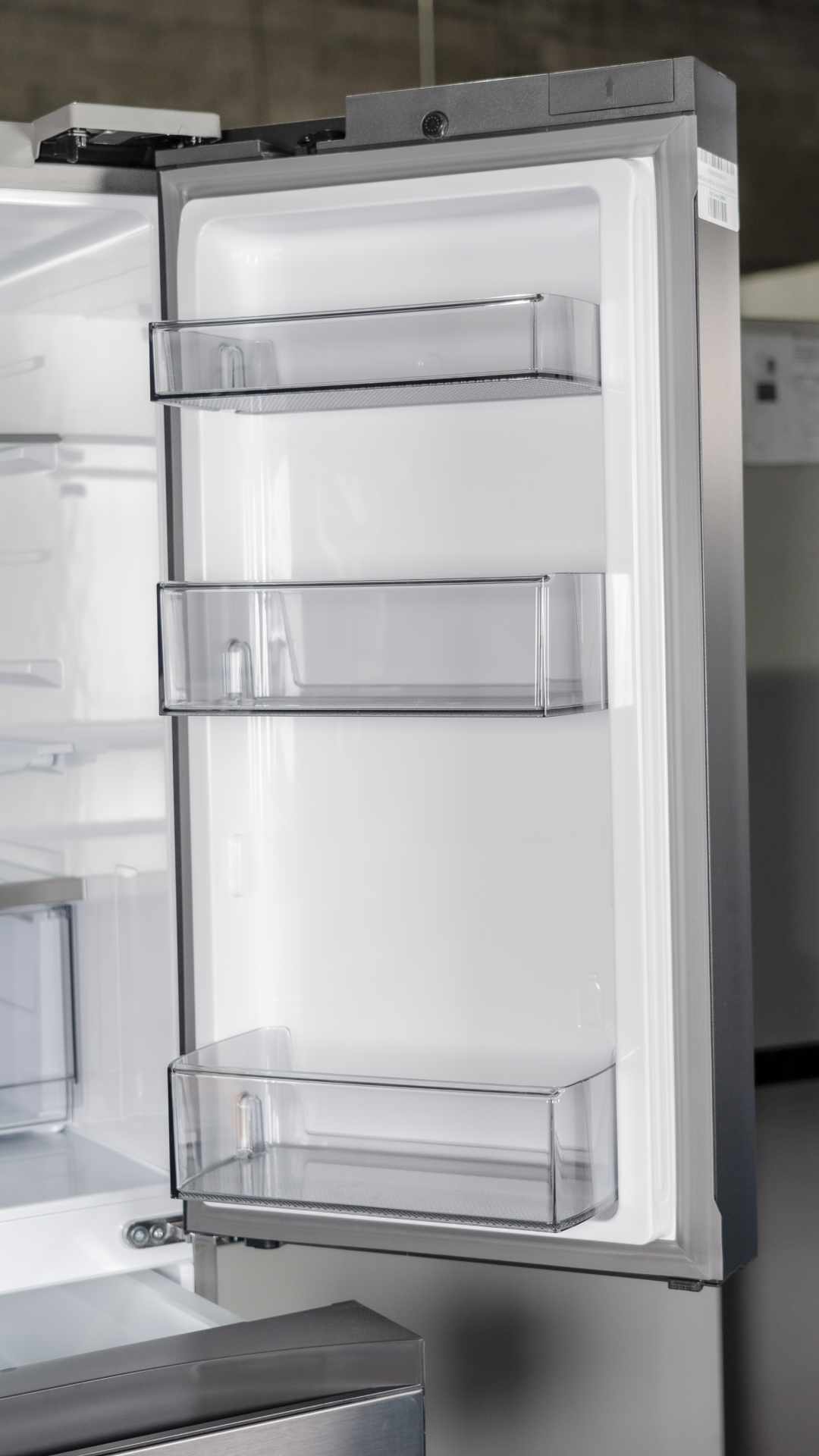 SAMSUNG FRIDGE OPEN BOX
(RF29BB89008M) Bespoke 4-Door French Door Refrigerator (29 cu. ft.) with Family Hub™