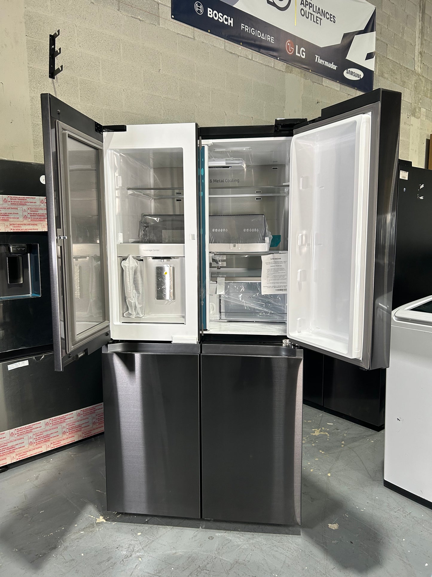 SAMSUNG FRIDGE OPEN BOX (RF29A9671SG) 29 cu. ft. Smart 4-Door Flex™ Refrigerator with Beverage Center and Dual Ice Maker (Black Stainless Steel)