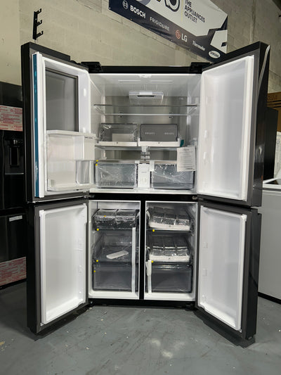 SAMSUNG FRIDGE OPEN BOX (RF29A9671SG) 29 cu. ft. Smart 4-Door Flex™ Refrigerator with Beverage Center and Dual Ice Maker (Black Stainless Steel)